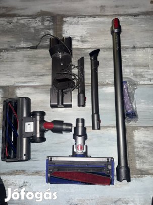 Dyson V8 Fluffy+ akkumulátoros porszívó - teljes szett