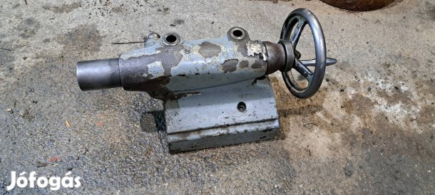 E400 eszterga szegnyereg 