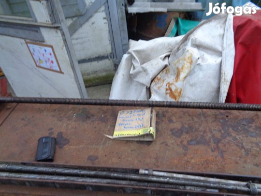 E400 eu400 eszterga vézér menetes orsó vezérorsó tengely