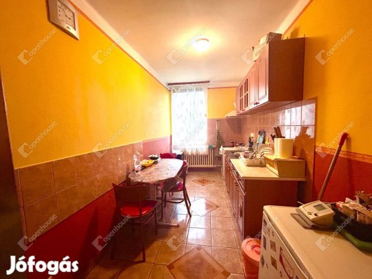 ELADÓ 2 SZOBÁS KERTVÁROSI LAKÁS