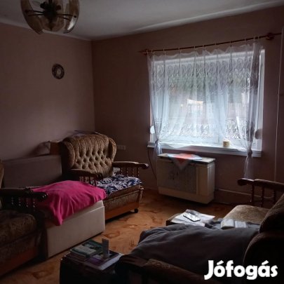ELADÓ Bátonyterenyei 2 szobás családi ház
