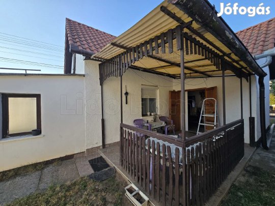 ELADÓ CSALÁDI HÁZ BALATONLELLE ÁLLANDÓAN LAKOTT KÖRNYÉKÉN