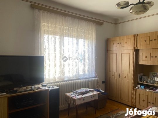 ELADÓ CSALÁDI HÁZ MONOR CSENDES UTCÁJÁBAN 1 016 NM TELEK