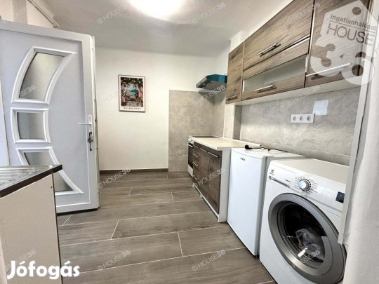 ELADÓ FELÚJÍTOTT LAKÁS KECSKEMÉT BELVÁROSÁBAN  TERASSZAL!