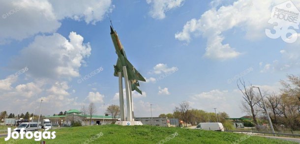 ELADÓ Gksz terület felépítményekkel!