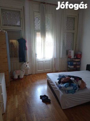 ELADÓ KAPOSVÁRON A BELVÁROSBAN TÉGLA LAKÁS