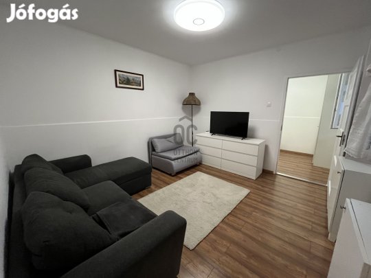 ELADÓ LAKÁS -- SIMONFFY UTCA!!!