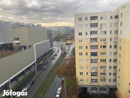 ELADÓ PANELLAKÁS KELENFÖLD SZÍVÉBEN!