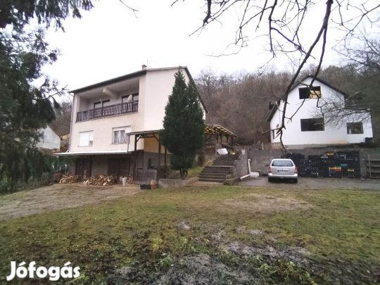 ELADÓ SALGÓTARJÁNBAN  ORVOSI RENDELŐNEK VAGY MAGÁNEGÉSZSÉGÜGYI