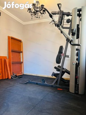 ELADÓ Szolnok belvárosában 9 m2 alapterületű tároló