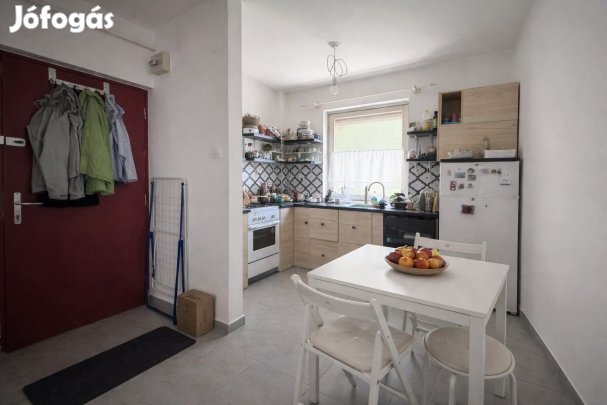 ELADÓ lakás Vácon fiatal pároknak, befektetőknek egyaránt