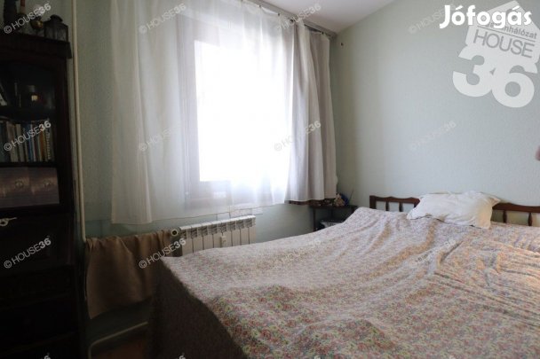 ELSŐ EMELETI, ERKÉLYES, NAGY LAKÁS ELADÓ!