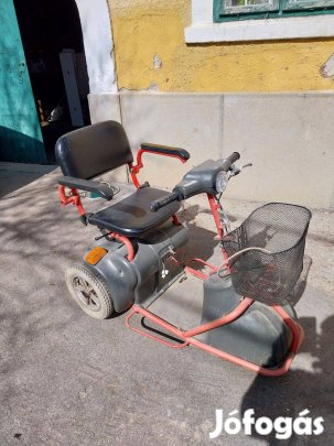 EL-GO elektromos háromkerekű moped nehezen mozgók részére