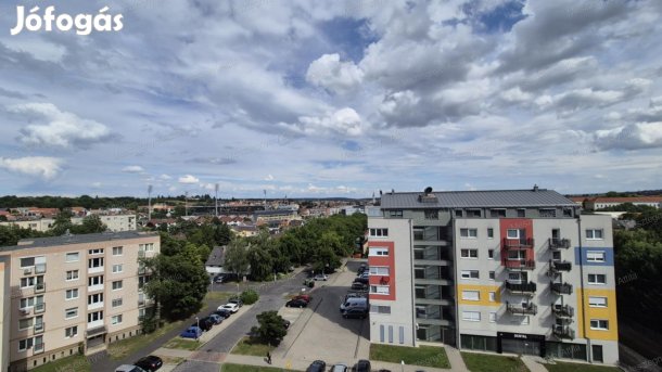 ERKÉLYES, PANORÁMÁS LAKÁS ELADÓ SOPRONBAN  CSAK KÉSZPÉNZES VEVŐNEK!