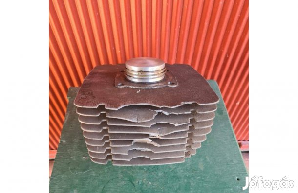 ETZ 250 fúrt henger Bordasérült