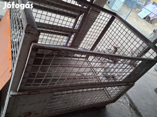 EUR fém tároló össztömeg 900 kg