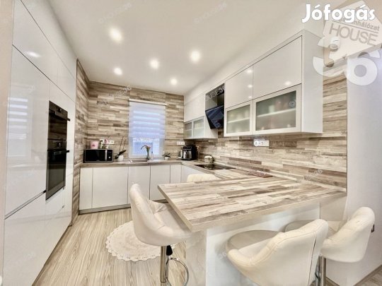 EXKLUZÍV OTTHON KECSKEMÉTEN, ELEGANCIA, LUXUS, KÉNYELEM!