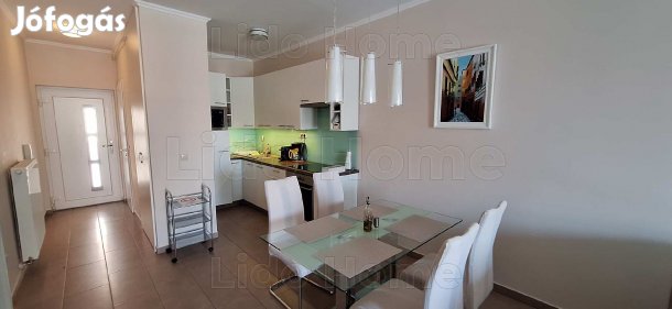 EZÜSPARTON gépesített, berendezett, erkélyes lakás ELADÓ!
