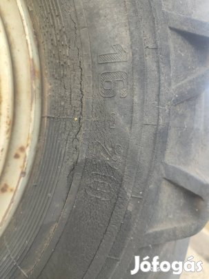 E-303 fűkasza kerekek