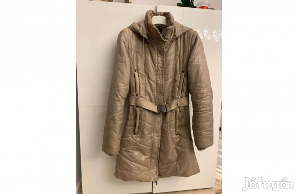 É Magia női pezsgő színű hosszú téli kabát kapucnis M