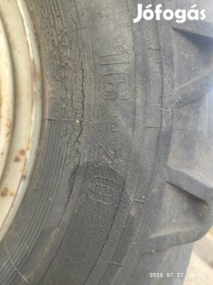 E- 303 fűkasza kerekek