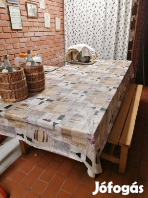 Ebédlő asztal+ 2 pad eladó