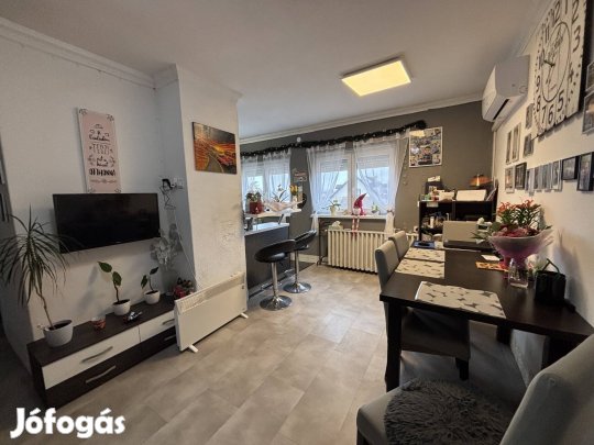 Ebes téglaépítésű családi ház, 4 szoba, 168 m