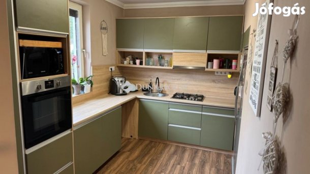 Ebesi 210 nm-es ház eladó