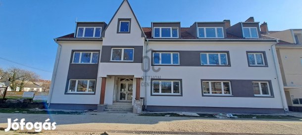 Ébredjen a Liget Lakóparkban!