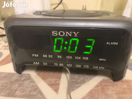 Ébresztőórás rádió. Ár ; 1900.- forint