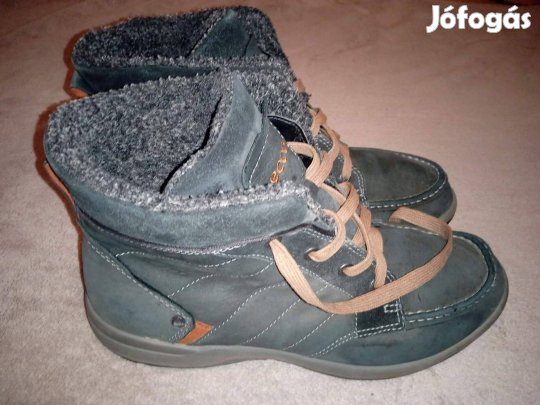 Ecco bélelt csizma 41-es méretben eladó!