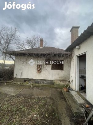 Ecseri 30 nm-es ház eladó