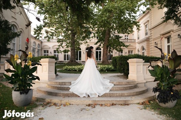 Eddy K. esküvői ruha