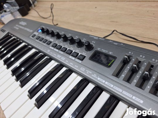 Edirol PCR M80 midi billentyűzet, controller
