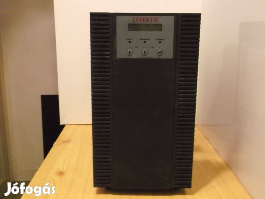 Effekta 3000 Szinuszos Szünetmentes