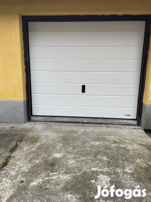 Eger Belvárosában,Széchenyi úton garázs eladó
