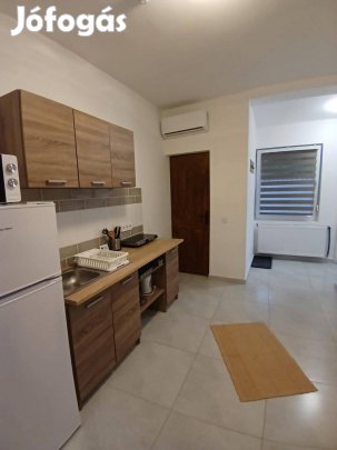 Eger belvárosában kiváló állapotú apartmanház eladó