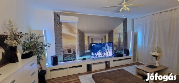 Egerben 56nm lakás felújított, liftes házban eladó!