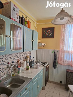 Egerben, a Károlyvárosban megvételre ajánlok egy 53 m2 erkélyes első e