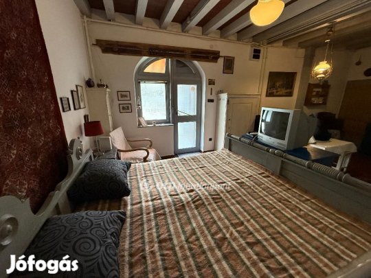 Egeri 35 nm-es lakás eladó