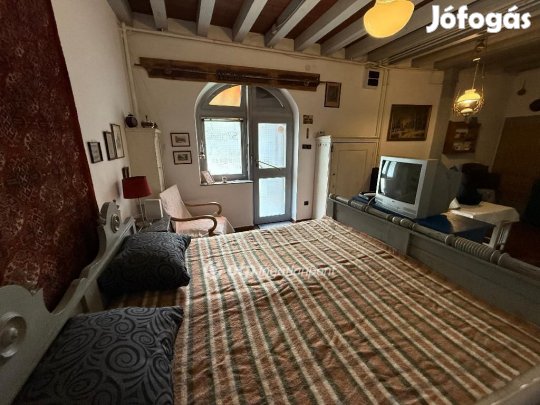 Egeri 35 nm-es lakás eladó