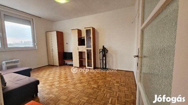 Egeri 48 nm-es lakás eladó