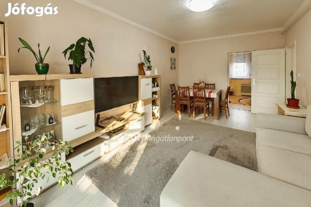 Egeri 54 nm-es lakás eladó