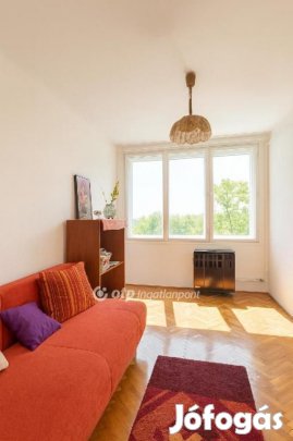 Egeri 59 nm-es lakás eladó