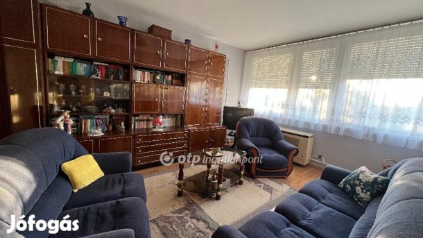 Egeri 65 nm-es lakás eladó