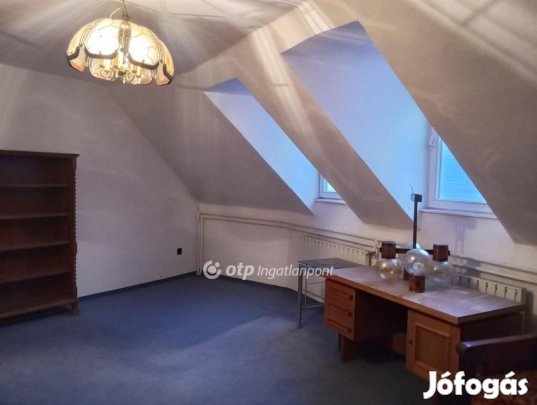 Egeri eladó 157 nm-es ház