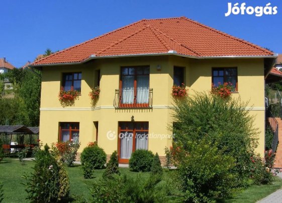 Egeri eladó 280 nm-es ház
