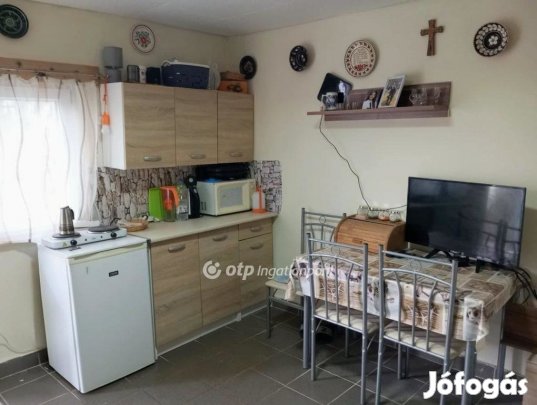 Egeri eladó 28 nm-es ház