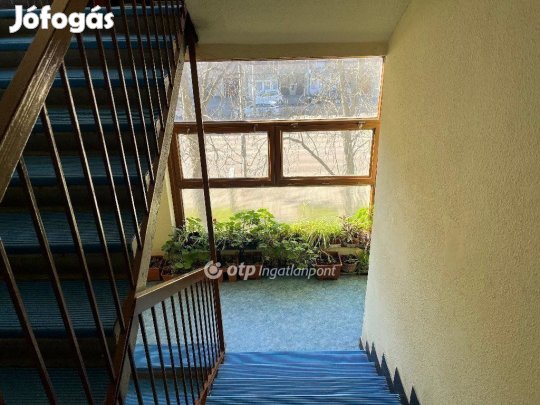 Egeri eladó 37 nm-es lakás