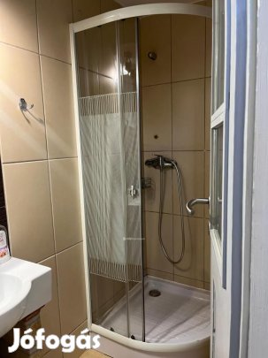 Egeri eladó 55 nm-es lakás